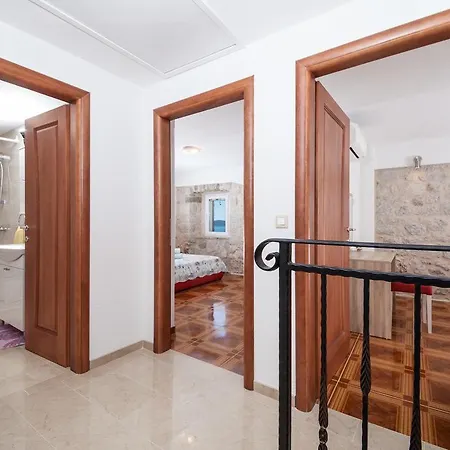 Fenix 8+4 Vila Podgora (Split-Dalmatia)